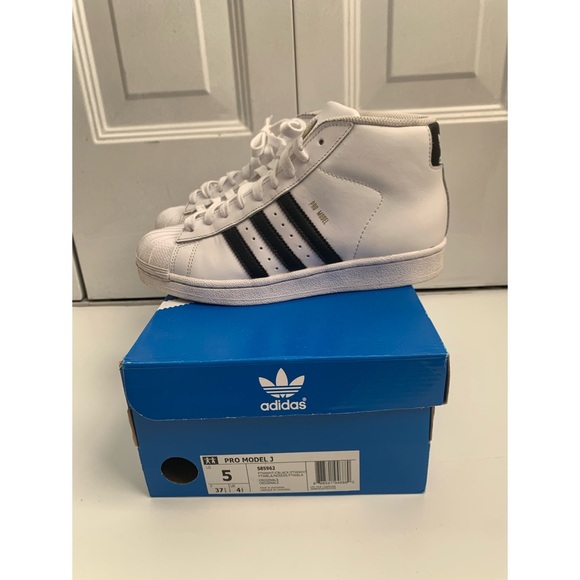 Boys high top Adidas - Picture 1 of 5